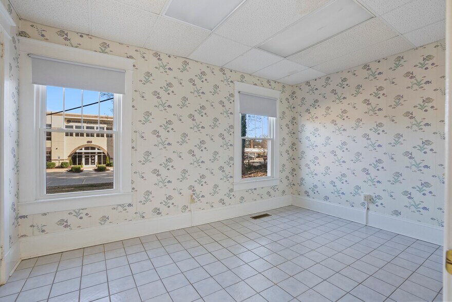 More Photos Of 611 Carthage St, Sanford Medical For Lease