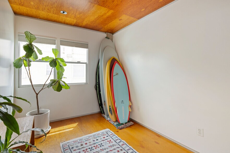 More Photos Of 977 Chung King Rd, Los Angeles Storefront Retail Residential For Sale