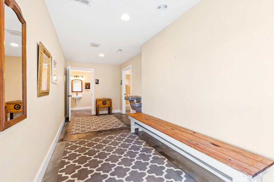 More Photos Of 3200 Bliss Trail, Stem Lodge Meeting Hall For Sale