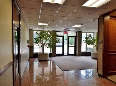 More Photos Of 2000 N Classen Blvd, Oklahoma City Unknown For Lease