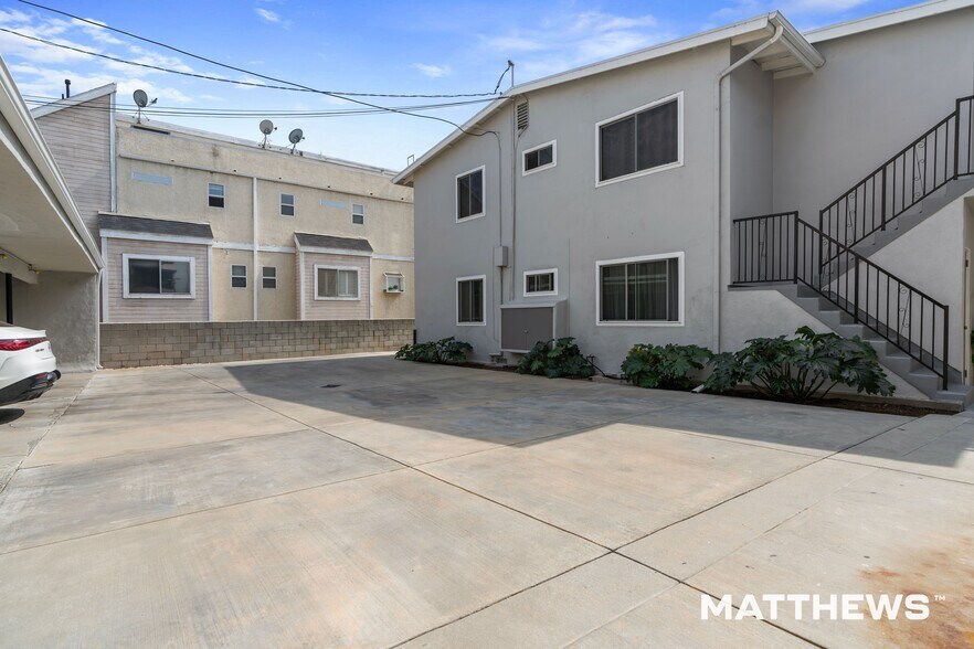 More Photos Of 547 South St, Glendale Apartments For Sale