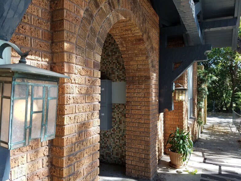 More Photos Of 1635 W Mulberry Ave, San Antonio Apartments For Sale