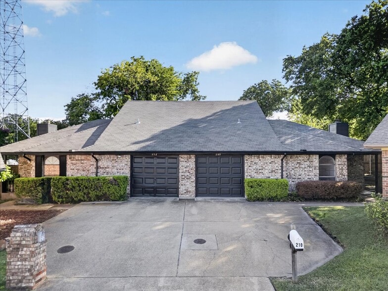 Primary Photo Of 210-212 Saint Marys Pl, Rockwall Apartments For Sale