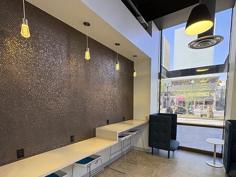 More Photos Of 221 N Kansas St, El Paso Office For Lease