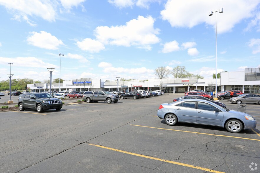 More Photos Of 731-931 E Big Beaver Road, Troy Unknown For Lease