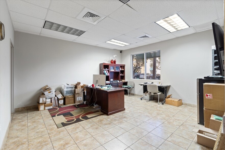 More Photos Of 1747-1781 Banks Rd, Margate Flex For Lease