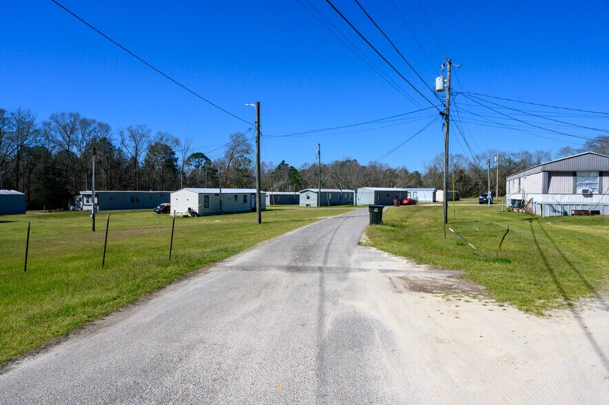 More Photos Of 100 Lunsford Cir, Opp Manufactured Housing Mobile Home Park For Sale