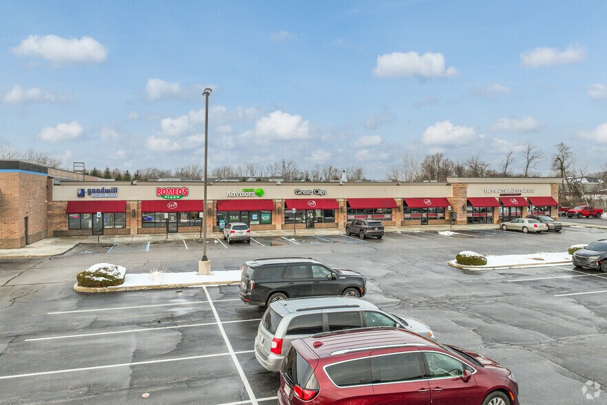 More Photos Of 7602-7638 W Sylvania Ave, Sylvania Freestanding For Sale