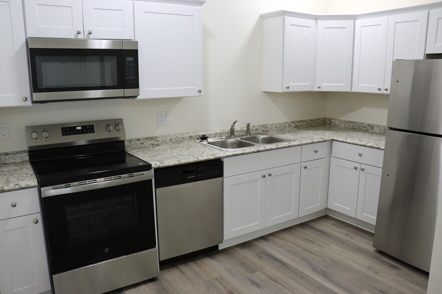 More Photos Of 119 S Wasson St, Coos Bay Apartments For Sale