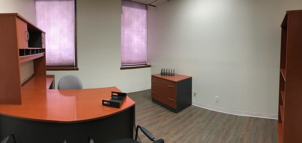 More Photos Of 416 N Stanton St, El Paso Office For Lease