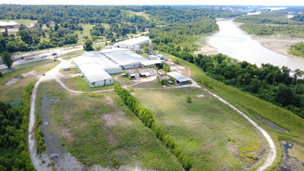 More Photos Of 1735 N Washington St, Vicksburg Manufacturing For Sale