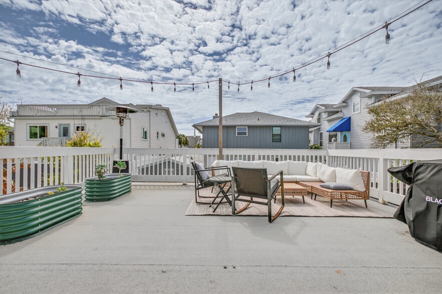 More Photos Of 123 Margaret St, Neptune Beach Multifamily For Sale