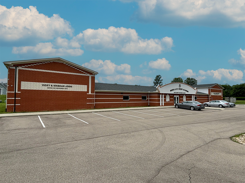 Primary Photo Of 2579 Lillian Ln, Beavercreek Schools For Lease