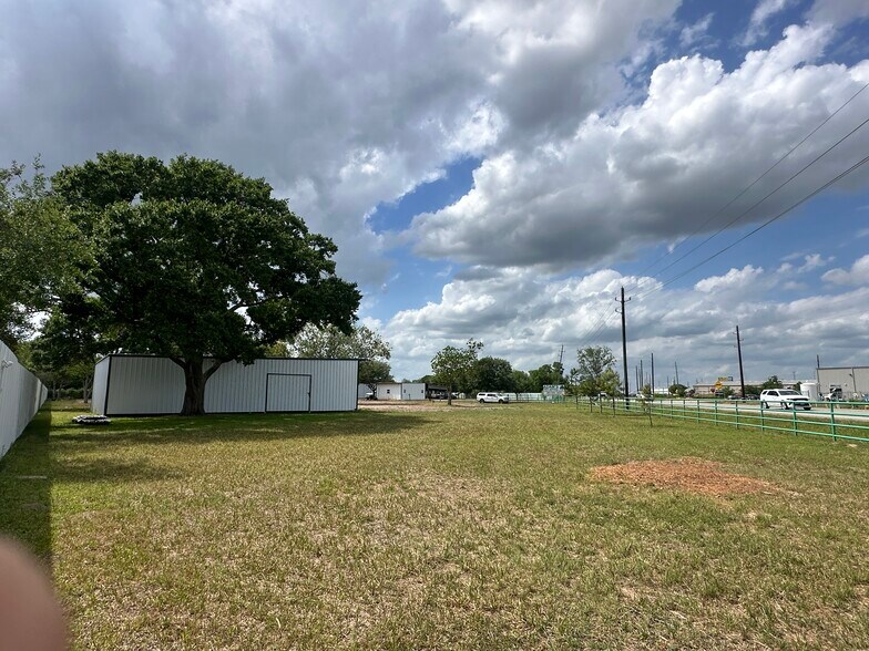 More Photos Of 2424 FM 359 Rd S, Brookshire Industrial For Lease