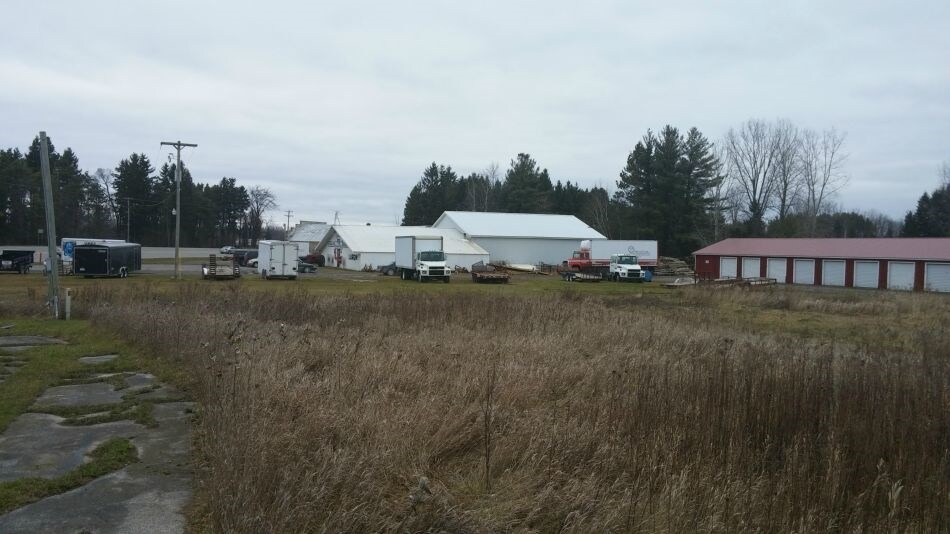 More Photos Of 4433 S Huron Rd, Standish Showroom For Sale