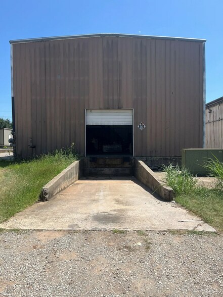 More Photos Of 3105 E Reno Ave, Oklahoma City Warehouse For Lease