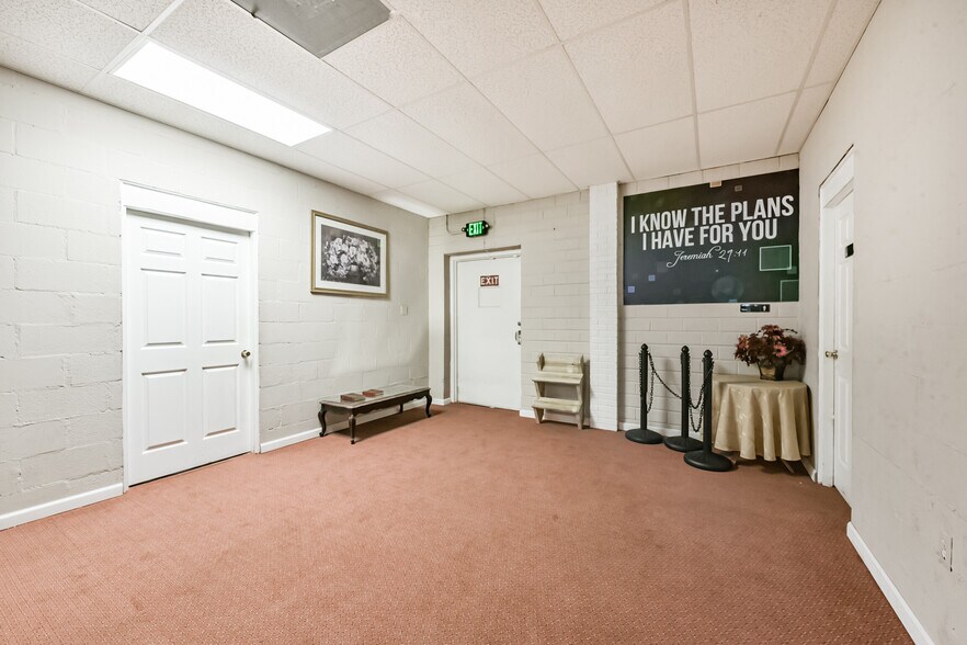 More Photos Of 130 S 4th St, La Porte General Retail For Sale