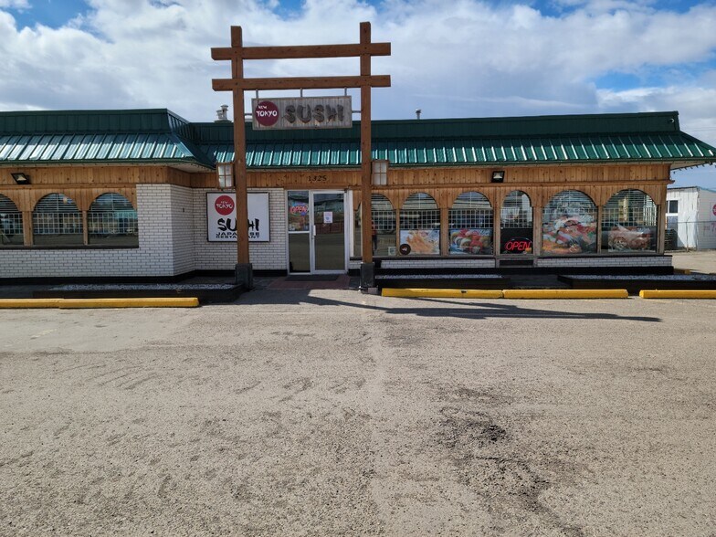 More Photos Of 1325 Alaska Av, Dawson Creek Restaurant For Sale