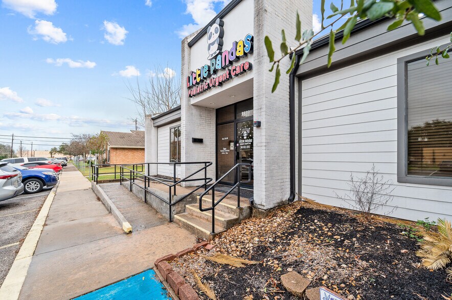 More Photos Of 3339 Fairview St, Pasadena Medical For Lease