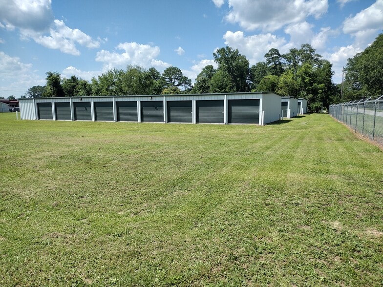 More Photos Of 372 S 4th St, Saint Pauls Self Storage For Sale