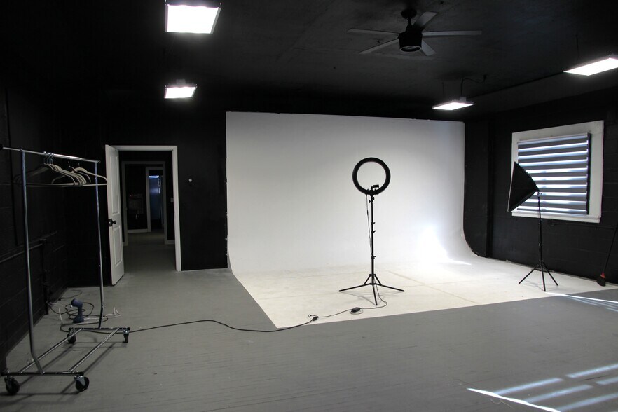 More Photos Of 356 Old Maple Rd, North Haven Office For Lease
