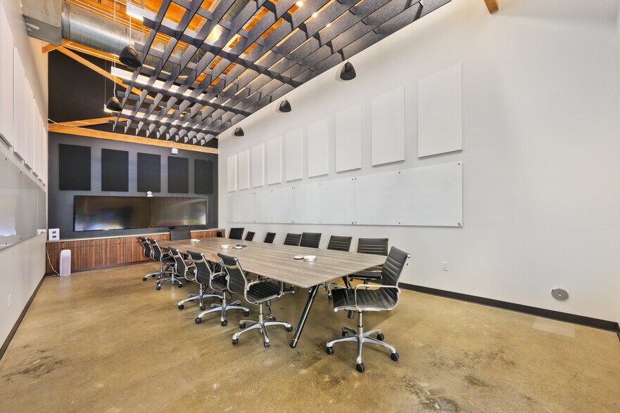 More Photos Of 2223-2229 S Carmelina Ave, Los Angeles Loft Creative Space For Lease