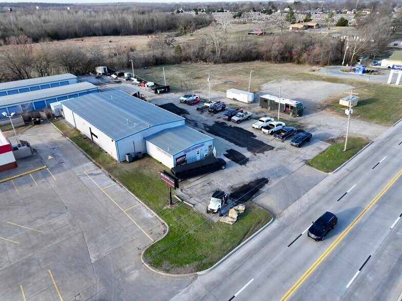 More Photos Of 1001 E Will Rogers Blvd, Claremore Auto Repair For Sale