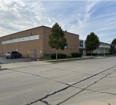 More Photos Of 6753 W Rogers St, West Allis Schools For Lease