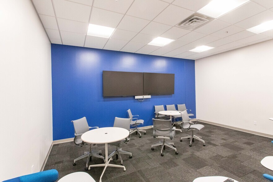 More Photos Of 2215 Southwest Pky, Wichita Falls Office For Lease