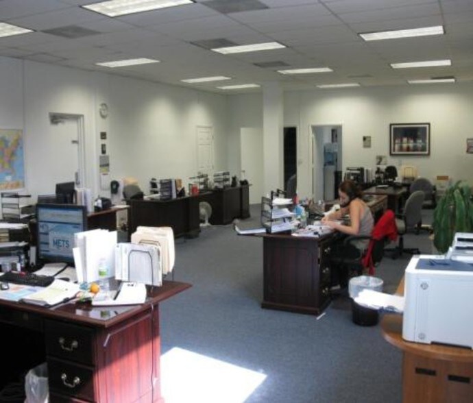 More Photos Of 271-273 SW 33rd Ct, Fort Lauderdale Warehouse For Lease