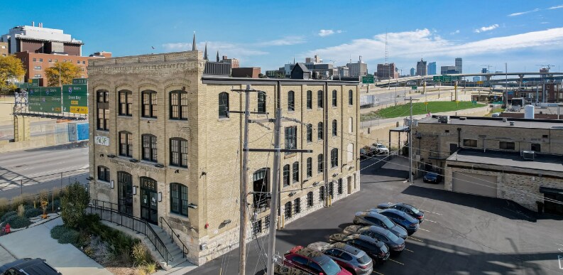 Primary Photo Of 422 N 15th St, Milwaukee Loft Creative Space For Lease