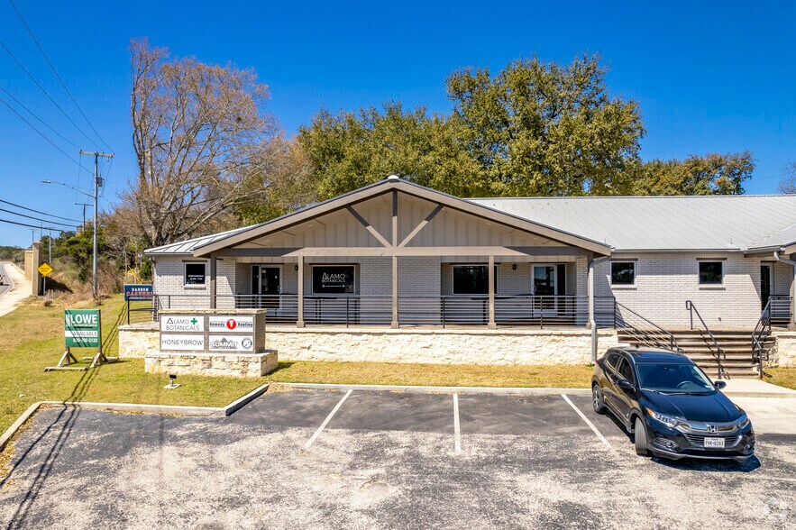 More Photos Of 645 Floral Ave, New Braunfels Office For Lease