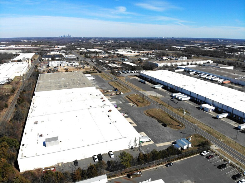 More Photos Of 11520 Granite St, Charlotte Distribution For Lease