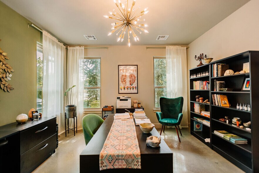 More Photos Of 2851 W Edmond Rd, Edmond Storefront Retail Office For Sale