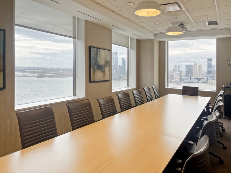 More Photos Of 200 Vesey St, New York Coworking Space