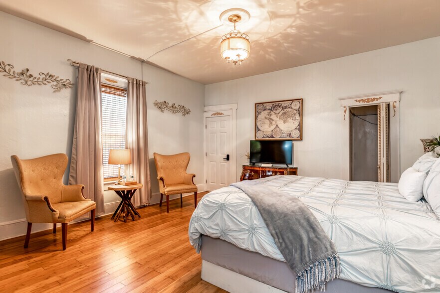 More Photos Of 1128 E Manatee Ave, Bradenton Hotel For Sale