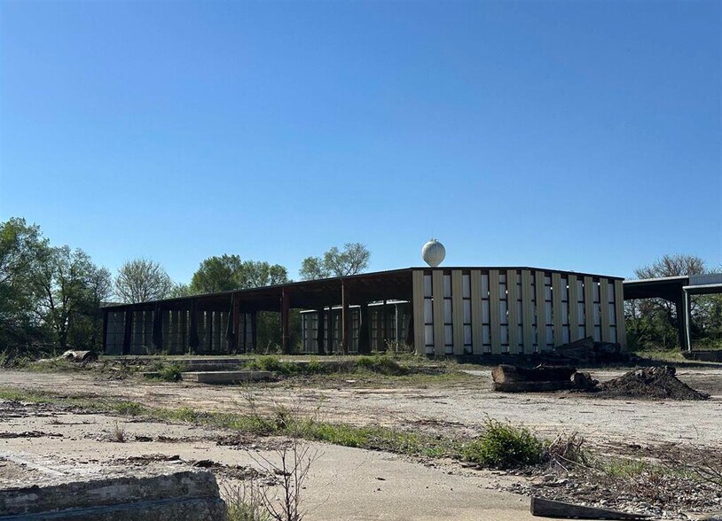 More Photos Of 8727 Arenzville Rd, Beardstown Warehouse For Sale