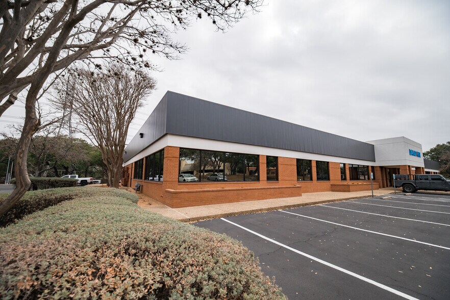 More Photos Of 12450 Network Blvd, San Antonio Unknown For Lease