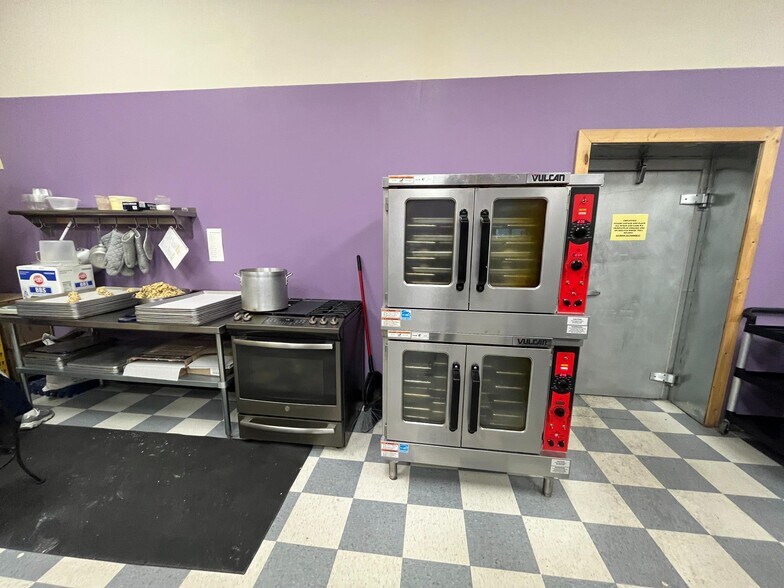 More Photos Of 704 E C St, Valentine Restaurant For Sale