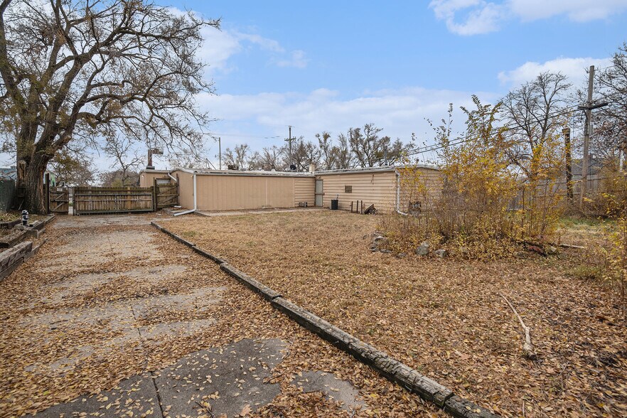 More Photos Of 1008 Bancroft St, Omaha General Retail For Sale