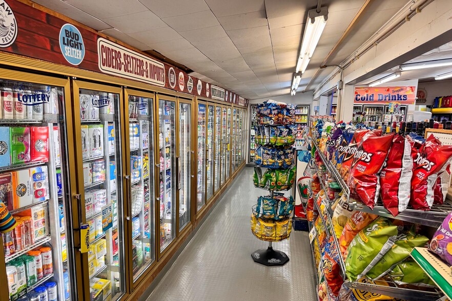 More Photos Of 282 River Rd, Richmond Service Station For Sale