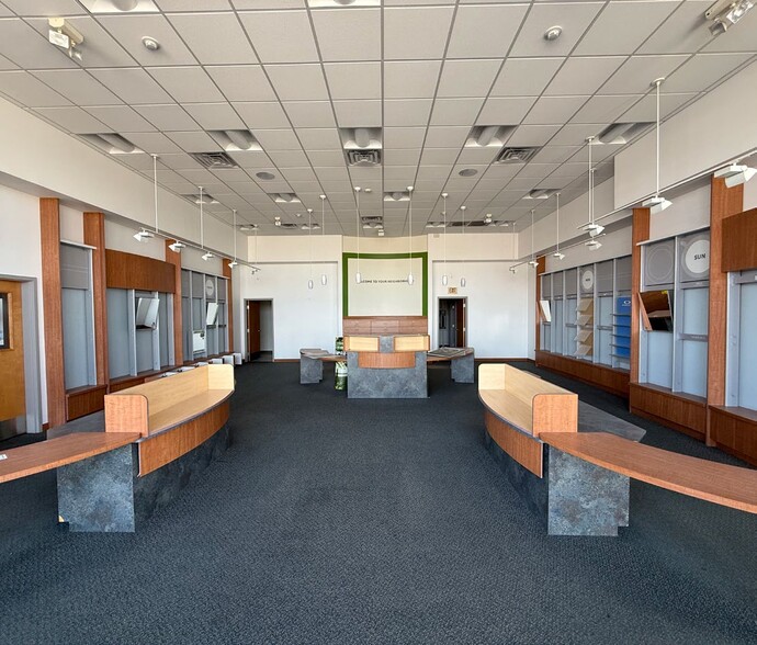 More Photos Of 5504 Menaul Blvd NE, Albuquerque Freestanding For Lease