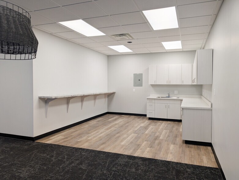 More Photos Of 345 W Bearcat Dr, Salt Lake City Office For Lease