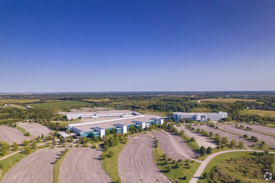 More Photos Of 2001 N Division St, Harvard Manufacturing For Lease