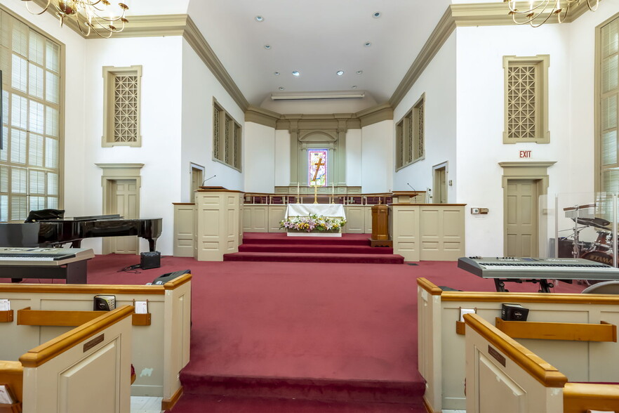 More Photos Of 7740 Cherokee Rd, Richmond Religious Facility For Sale