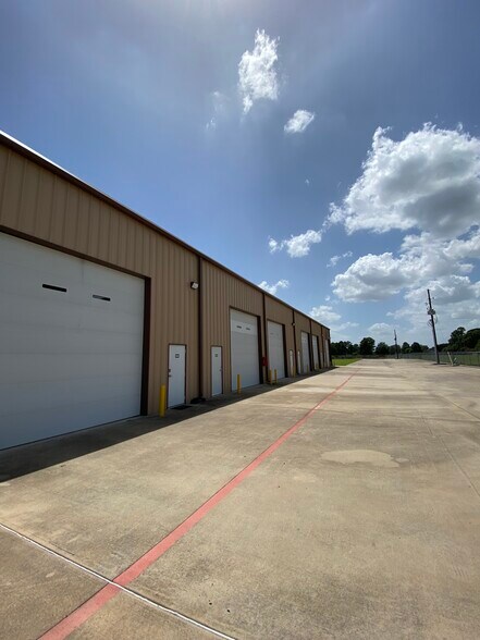 More Photos Of 4115 Kreinhop Rd, Spring Warehouse For Sale