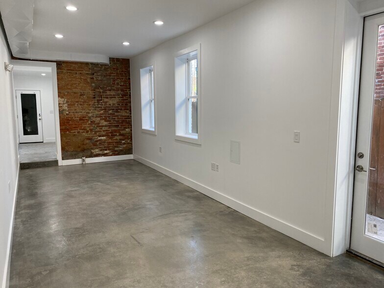 More Photos Of 515 11th St SE, Washington Storefront Retail Office For Sale