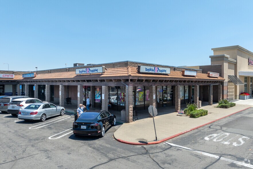 Primary Photo Of 7209-7225 Regional St, Dublin Storefront For Lease
