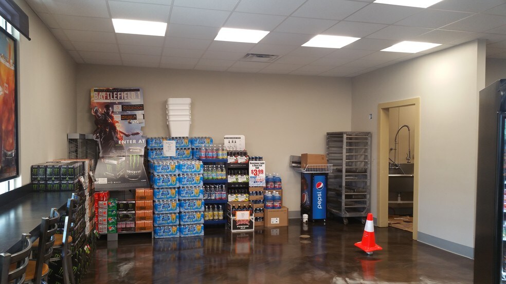 More Photos Of 1095 New Loudon Rd, Cohoes Fast Food For Lease