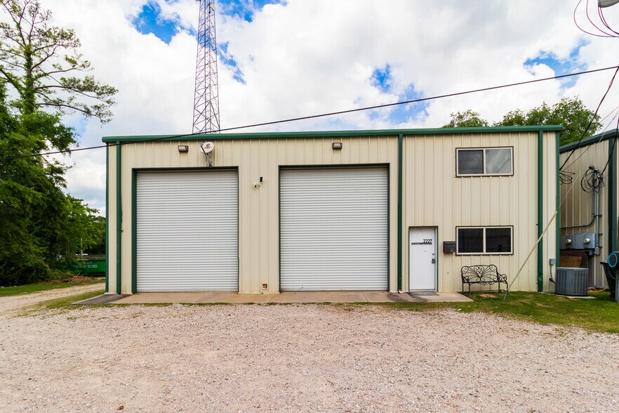 More Photos Of 2227 Golden Rd, Spring Warehouse For Lease